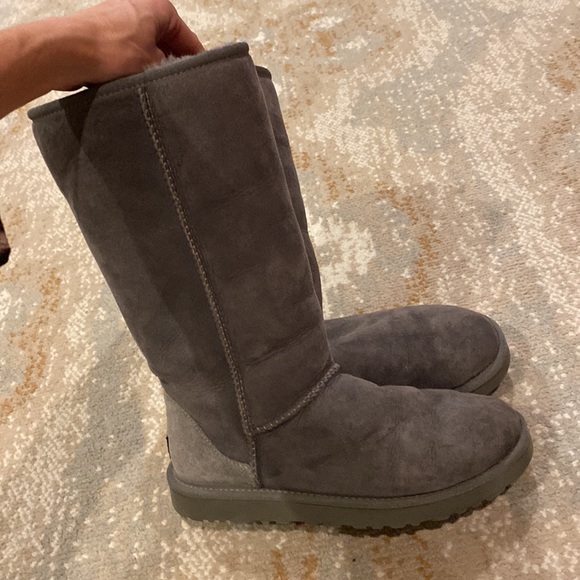 UGG boots size 7 - Picture 3 of 6